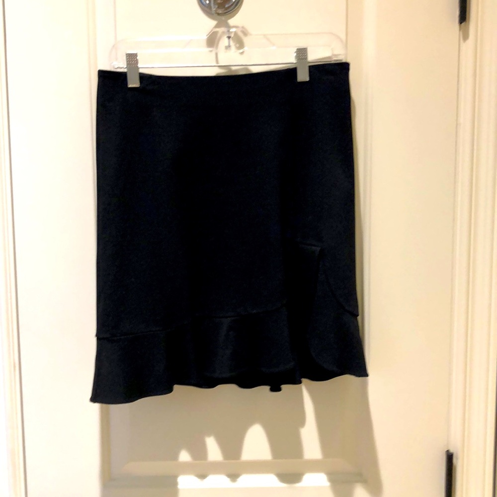 Black flouncy skirt